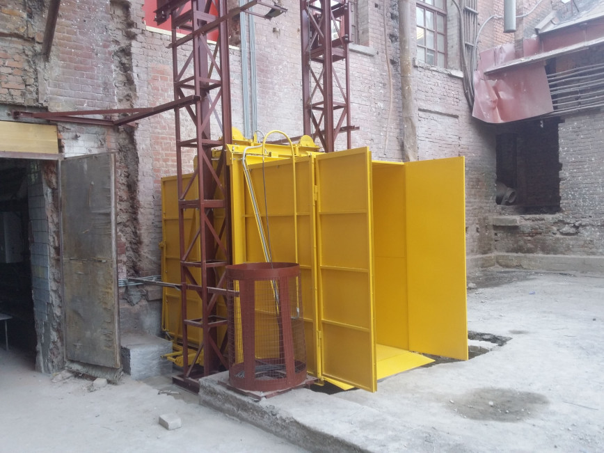 PODEMLIFT® 2M-2000 | Высота подъема 22,0 м | Размер платформы 1,4*3,0*2,1 Фото